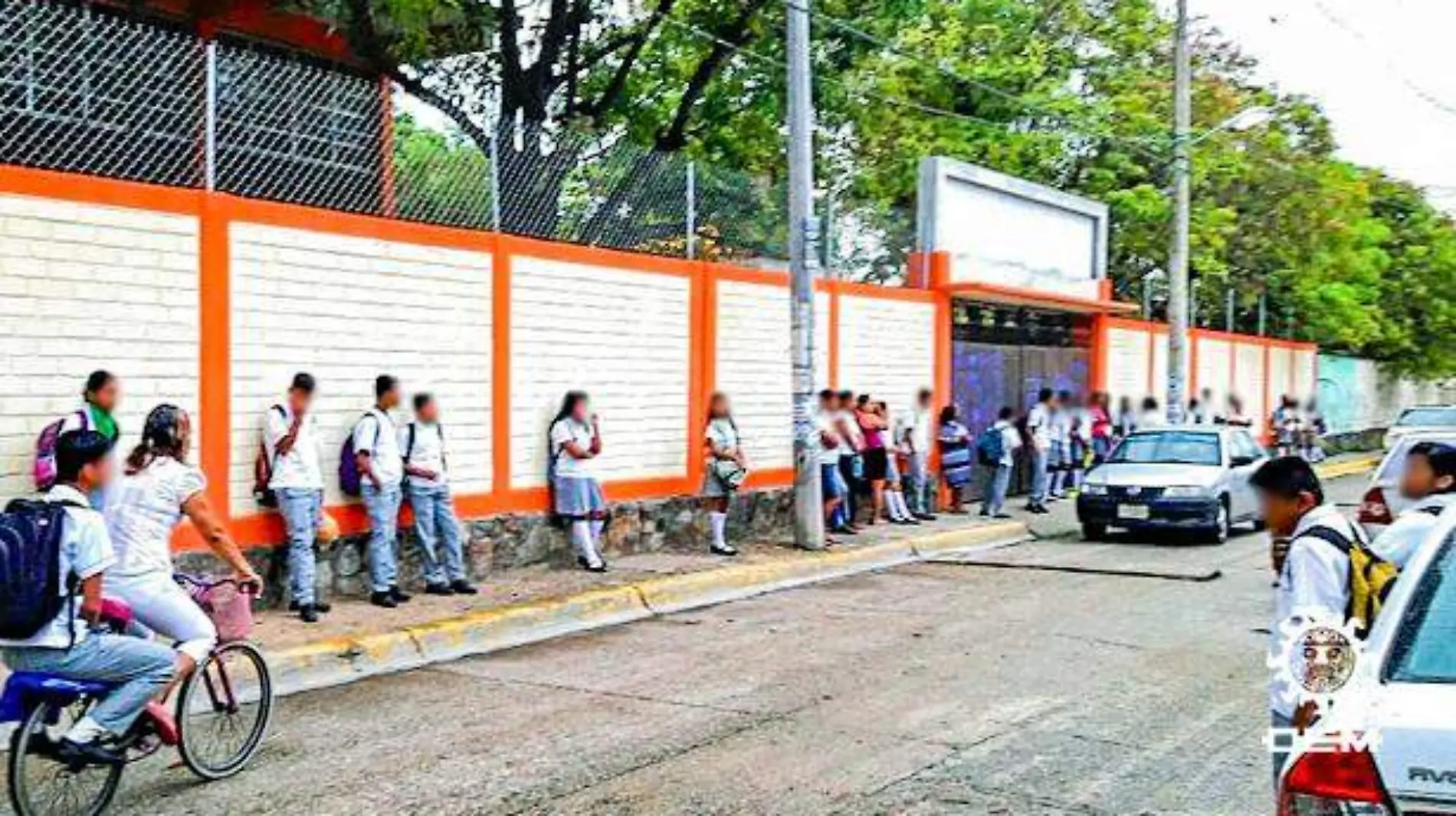 Acapulco - escuelas regresan a clases después del paso de Carlotta